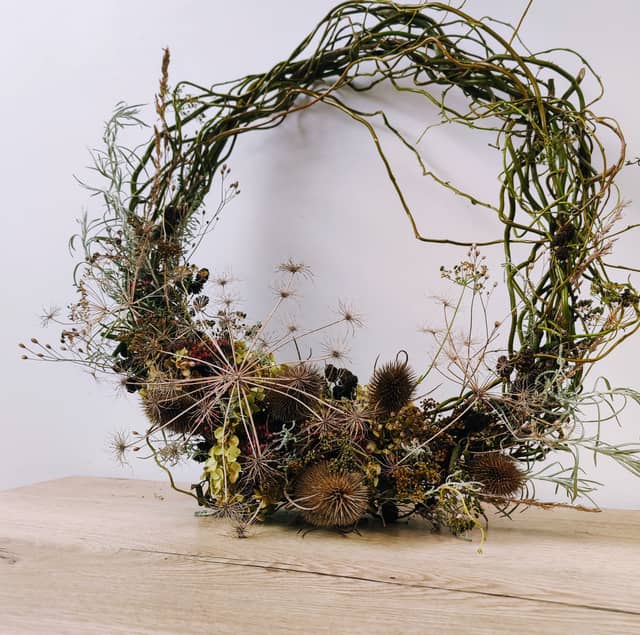 Hangende deurdecoratie als blikvanger