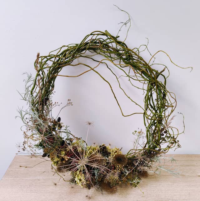 Hangende deurdecoratie als blikvanger